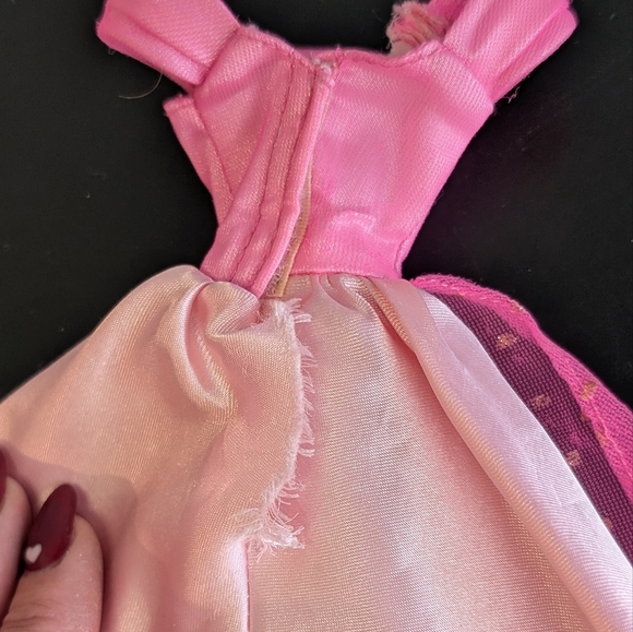 Barbie | 2005 Rapunzel's Wedding Black AA Barbie, 1994 & 1999 Gowns - Picture 14 of 15